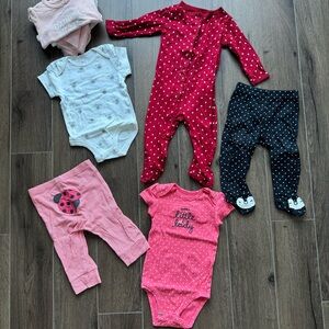 Baby girl clothes in size: 6M